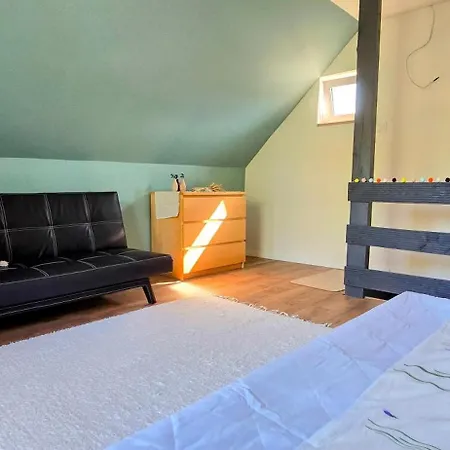 Lejtoliget * 자르마디